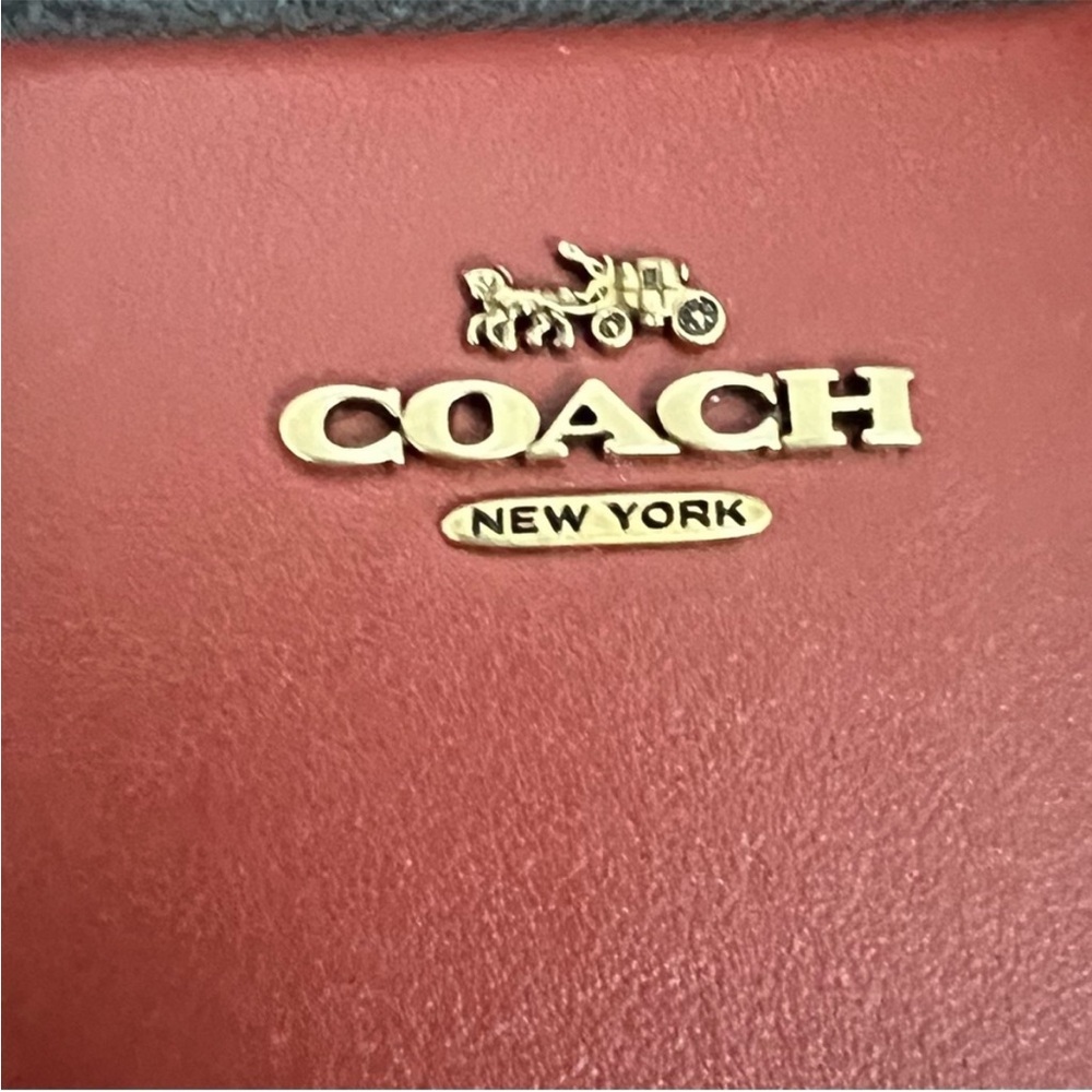 🦋 NWOT~Coach Accordion Zip Wallet In Colorblock Signature Canvas / Barely used - Picture 11 of 12
